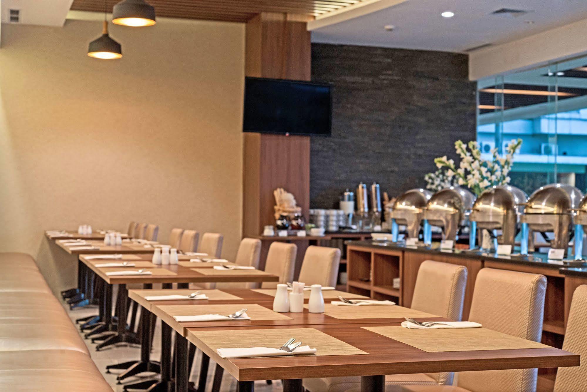 Grand Whiz Poins Simatupang Jakarta Exteriér fotografie