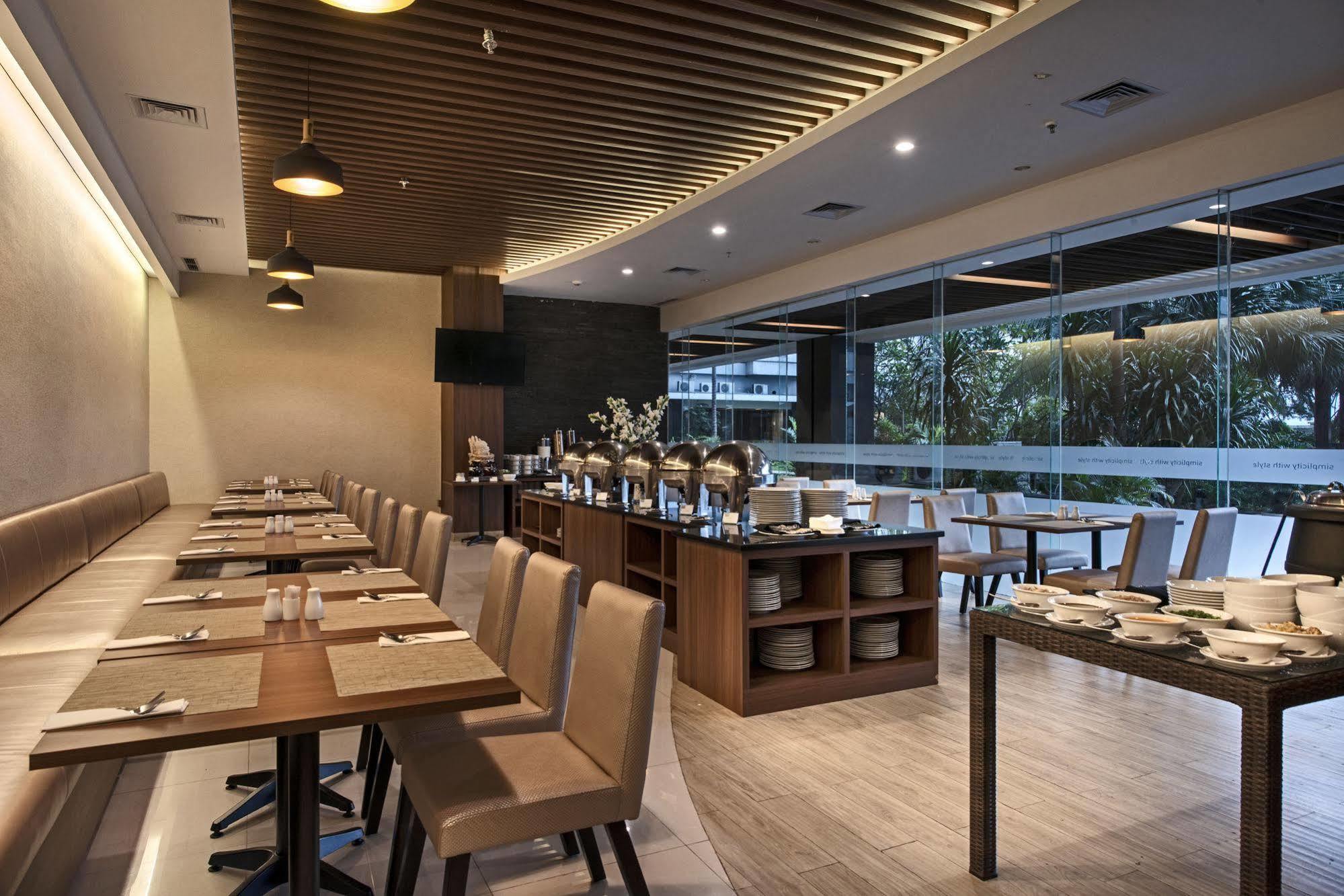 Grand Whiz Poins Simatupang Jakarta Exteriér fotografie